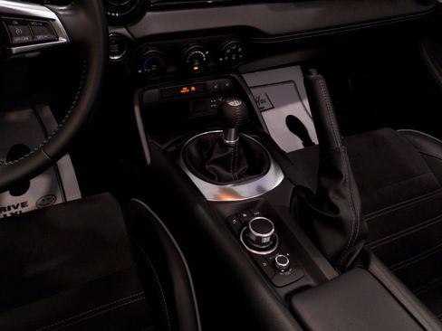 Used 2022 MAZDA MX-5 Miata Club w/ Brembo/BBS Recaro Package image 59