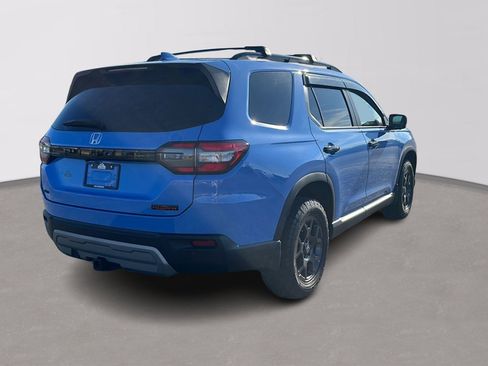 Used 2025 Honda Pilot TrailSport image 7
