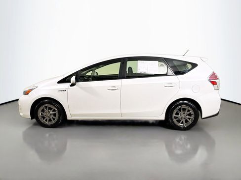 Used 2016 Toyota Prius V Four image 4