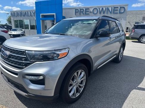 Used 2024 Ford Explorer XLT w/ Equipment Group 202A AWD/4WD image 1