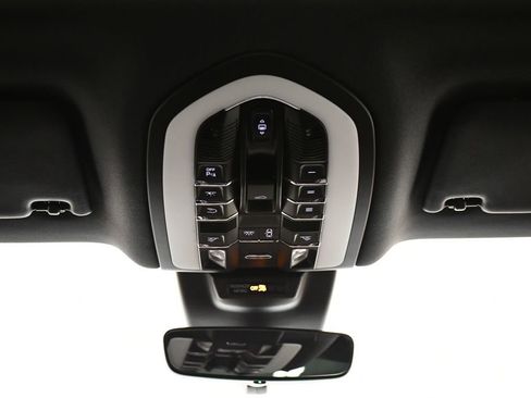 Used 2024 Porsche Macan S image 35