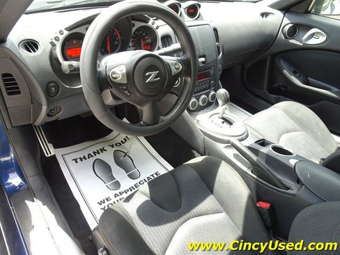 Used 2015 Nissan 370Z Coupe RWD image 9