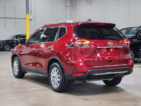 Used 2018 Nissan Rogue SV FWD image 11
