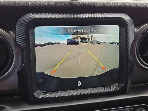 Used 2021 Jeep Gladiator Willys image 28