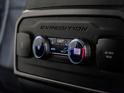 Used 2021 Ford Expedition XLT RWD image 32