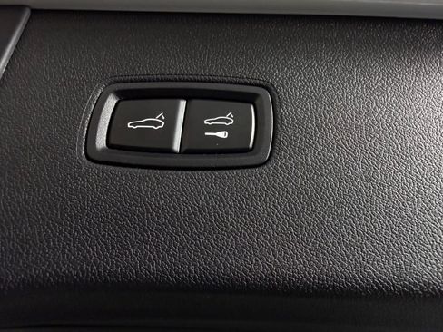 Used 2024 Porsche Cayenne AWD/4WD image 26