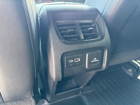 Used 2021 Chevrolet Blazer RS w/ Enhanced Convenience Package FWD image 17