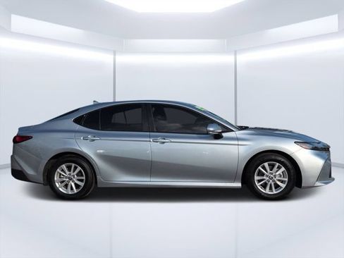 Used 2025 Toyota Camry LE FWD image 2