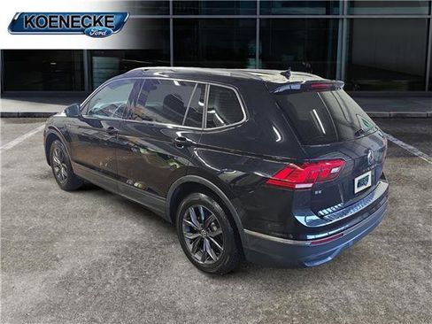 Used 2022 Volkswagen Tiguan SE image 3