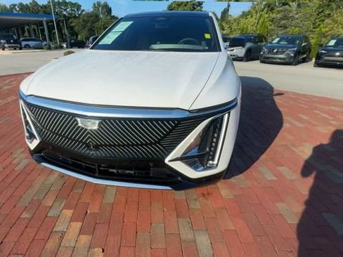 Used 2024 Cadillac Lyriq Luxury RWD image 6