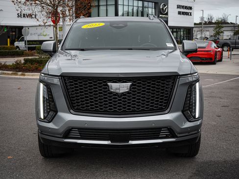 Used 2025 Cadillac Escalade Sport Platinum w/ LPO, ONYX Package image 3