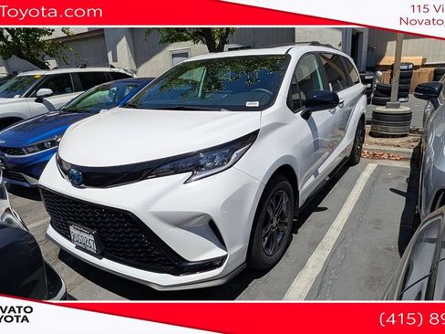 Used 2025 Toyota Sienna XSE w/ XSE Plus Package AWD/4WD image 1