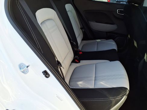 New 2026 Hyundai Venue SEL FWD image 9