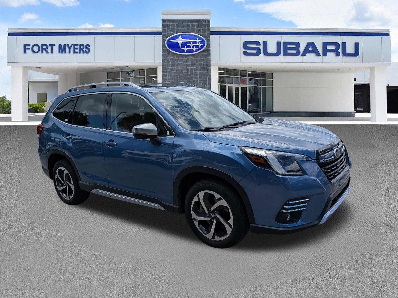 Used 2024 Subaru Forester Touring AWD/4WD image 1