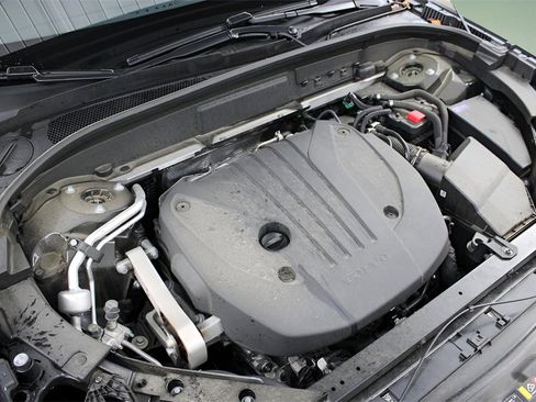 Certified 2024 Volvo XC60 B5 Plus w/ Climate Package image 25