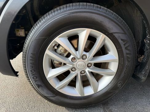 Used 2018 Kia Sorento FWD image 26