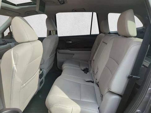 Used 2016 Honda Pilot Touring image 21