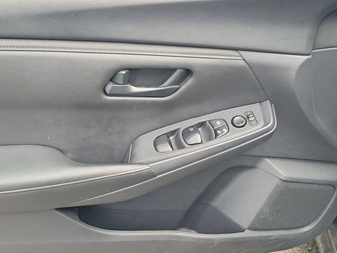 Used 2024 Nissan Sentra S FWD image 17