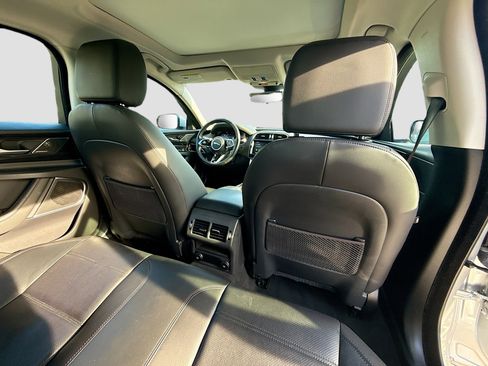 Used 2020 Jaguar XE S image 29