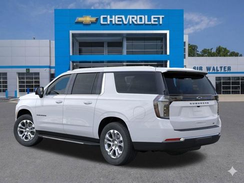New 2026 Chevrolet Suburban LT image 4
