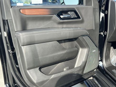 New 2026 GMC Yukon Denali w/ Sun & Power Step Package image 10