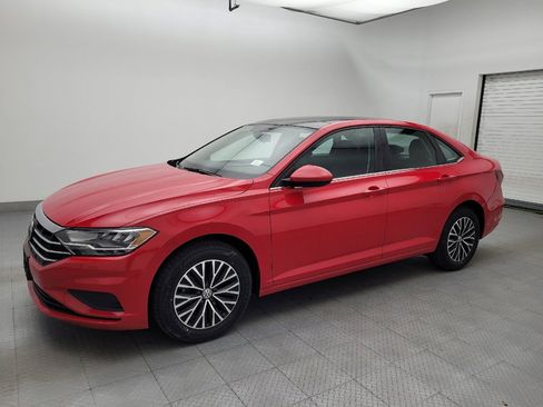 Used 2019 Volkswagen Jetta SE w/ Cold Weather Package FWD image 2