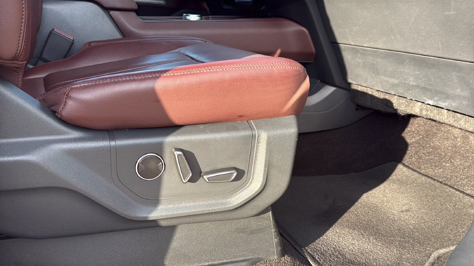 Used 2022 Ford Expedition Limited RWD image 24