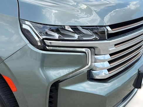 Used 2023 Chevrolet Suburban High Country w/ Premium Package 2 RWD image 11