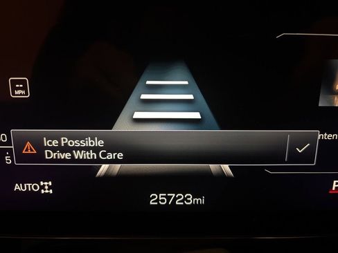 Used 2025 GMC Yukon Denali image 13