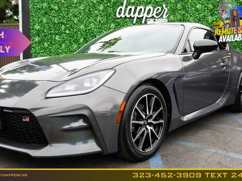 Used 2022 Toyota GR86 w/ ALL Weather Mat Package (TMS) RWD image 2
