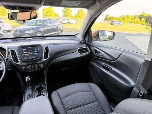 Used 2018 Chevrolet Equinox LT FWD image 26