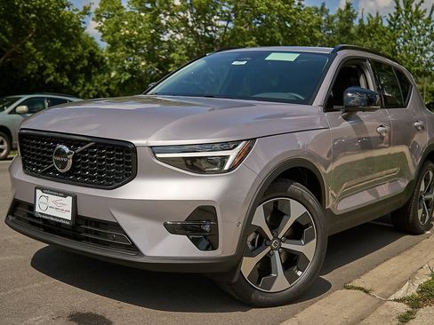 New 2026 Volvo XC40 B5 Plus w/ Protection Package Premier image 2