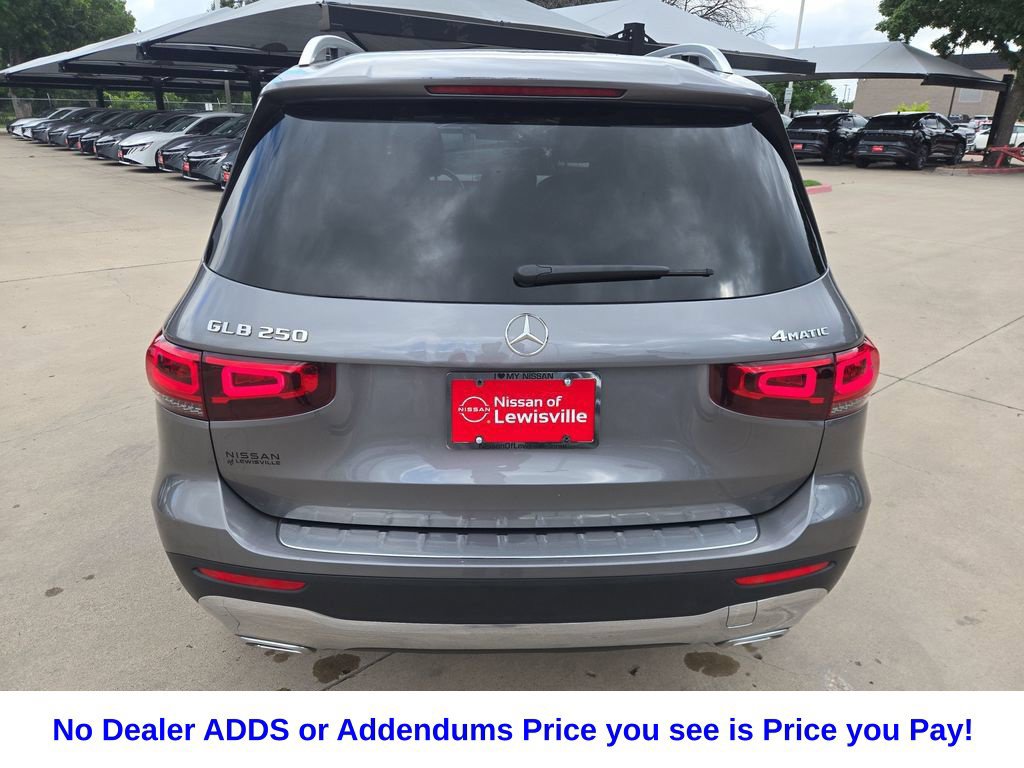 Used 2023 Mercedes-Benz GLB 250 4MATIC w/ Premium Package image 8