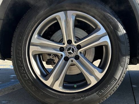 Used 2018 Mercedes-Benz GLC 300 4MATIC image 46