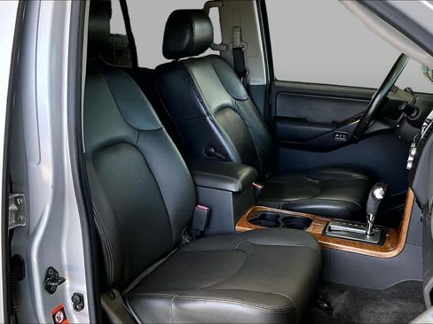 Used 2005 Nissan Pathfinder LE RWD image 8