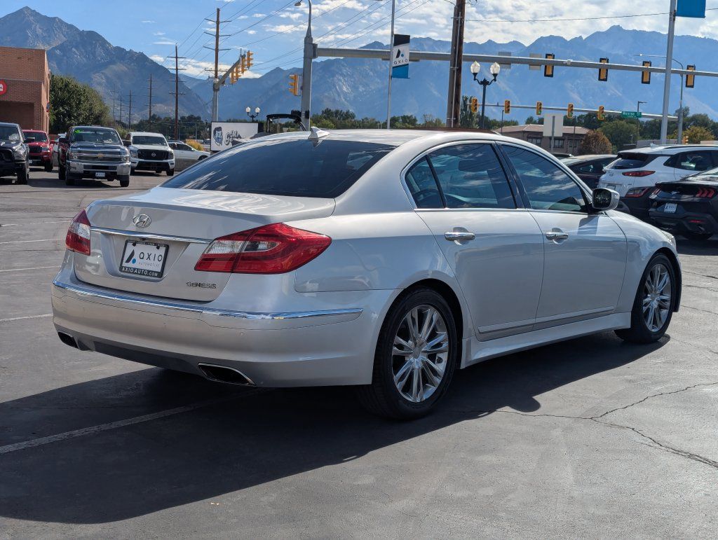 Used 2014 Hyundai Genesis 3.8 w/ Technology Package 03 RWD image 4