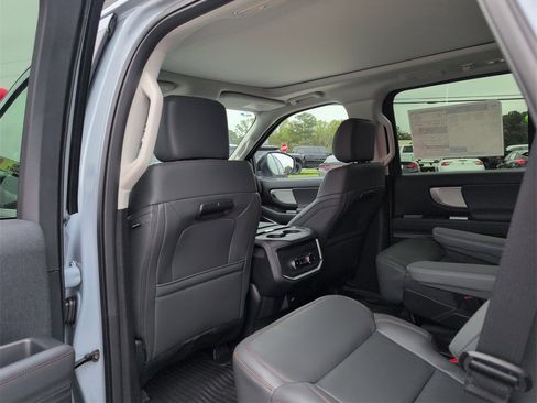 New 2025 Ford Expedition Active image 26