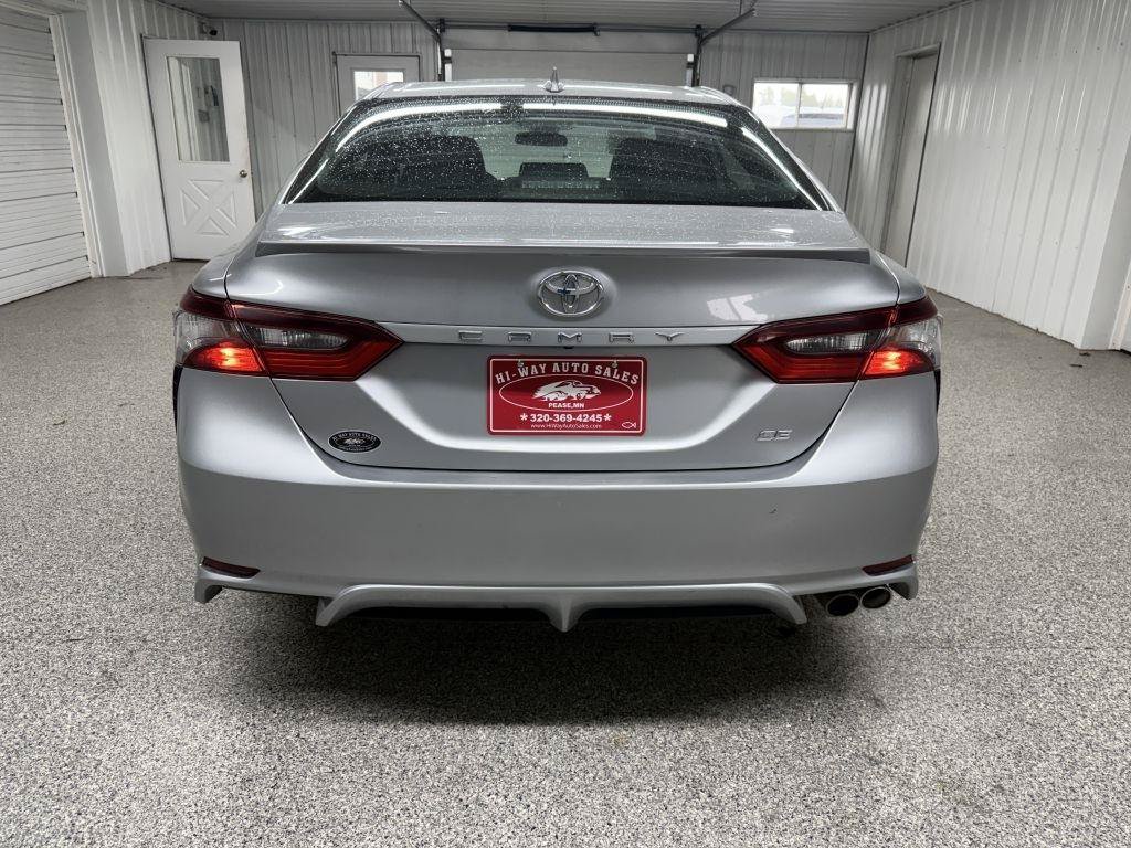 Used 2021 Toyota Camry SE FWD image 5