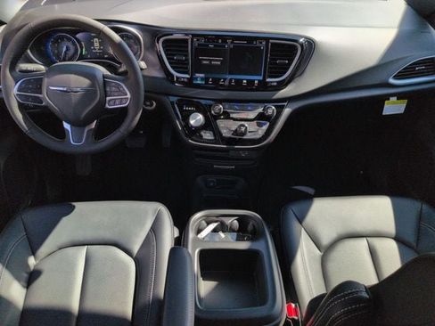 New 2026 Chrysler Voyager LX FWD image 45