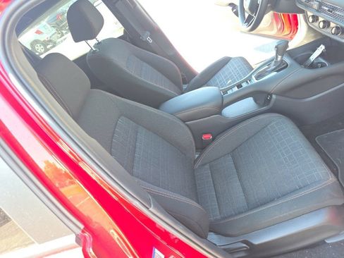 Certified 2025 Honda HR-V Sport image 24