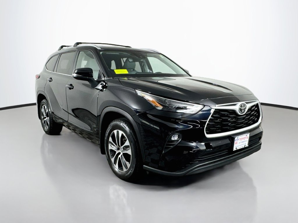 Used 2023 Toyota Highlander XLE AWD/4WD image 10