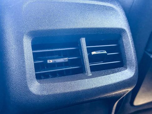 Used 2024 GMC Terrain SLE FWD image 22