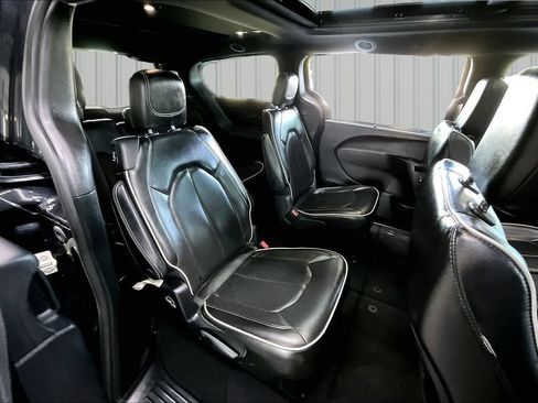 Used 2021 Chrysler Pacifica Limited w/ S Appearance Package AWD/4WD image 27