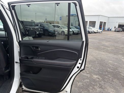 Used 2023 Honda Passport TrailSport image 31