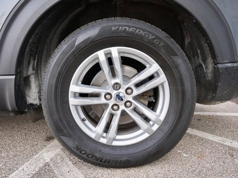 Used 2020 Ford Explorer XLT w/ Equipment Group 202A image 27