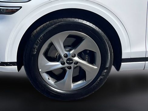 Used 2025 Genesis GV70 3.5T Sport AWD/4WD image 31