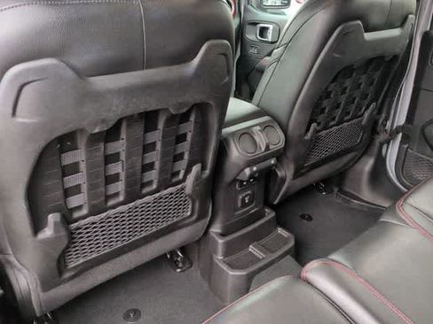 Used 2022 Jeep Wrangler Unlimited Rubicon w/ LED Lighting Group AWD/4WD image 18