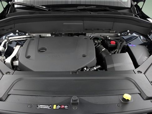 New 2025 Volvo XC90 B6 Core w/ Protection Package image 34