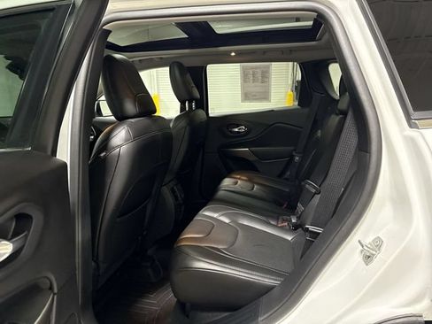 Used 2020 Jeep Cherokee Limited w/ Advanced Safety Group FWD image 23