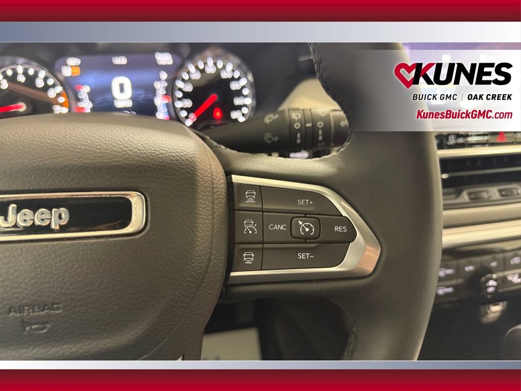 Used 2025 Jeep Compass Limited AWD/4WD image 18